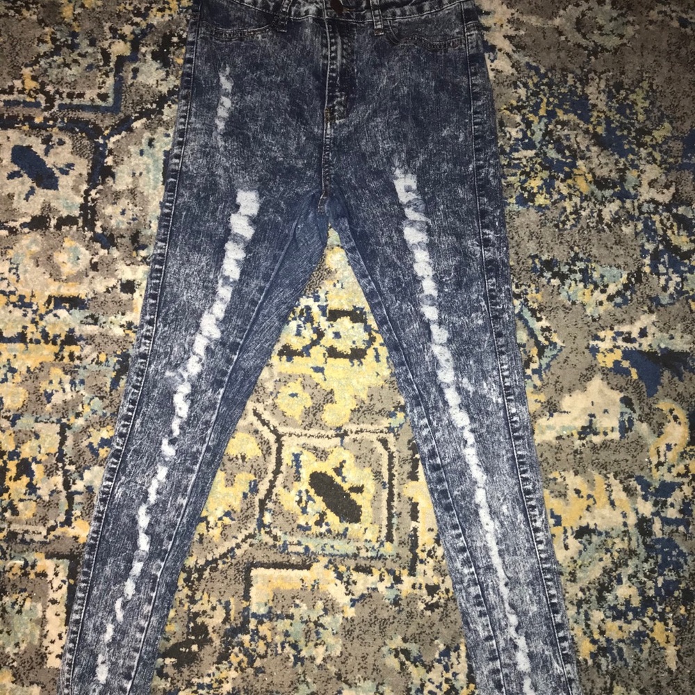 Ripped Skinny Jeans